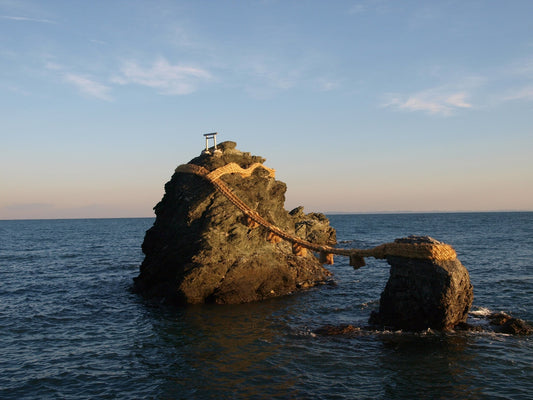 しめ縄となわばり：心の境界線がつくる日本文化。閉じた意味の中で生まれた多様性