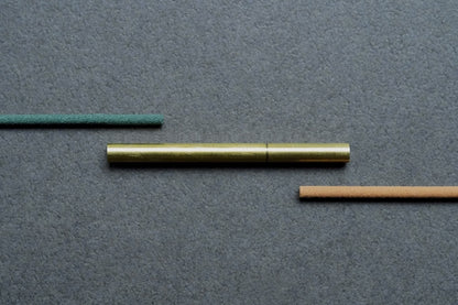 【 86400" 揺れるお香立て】　- 踊る煙を見つめる、真鍮のお香立て -